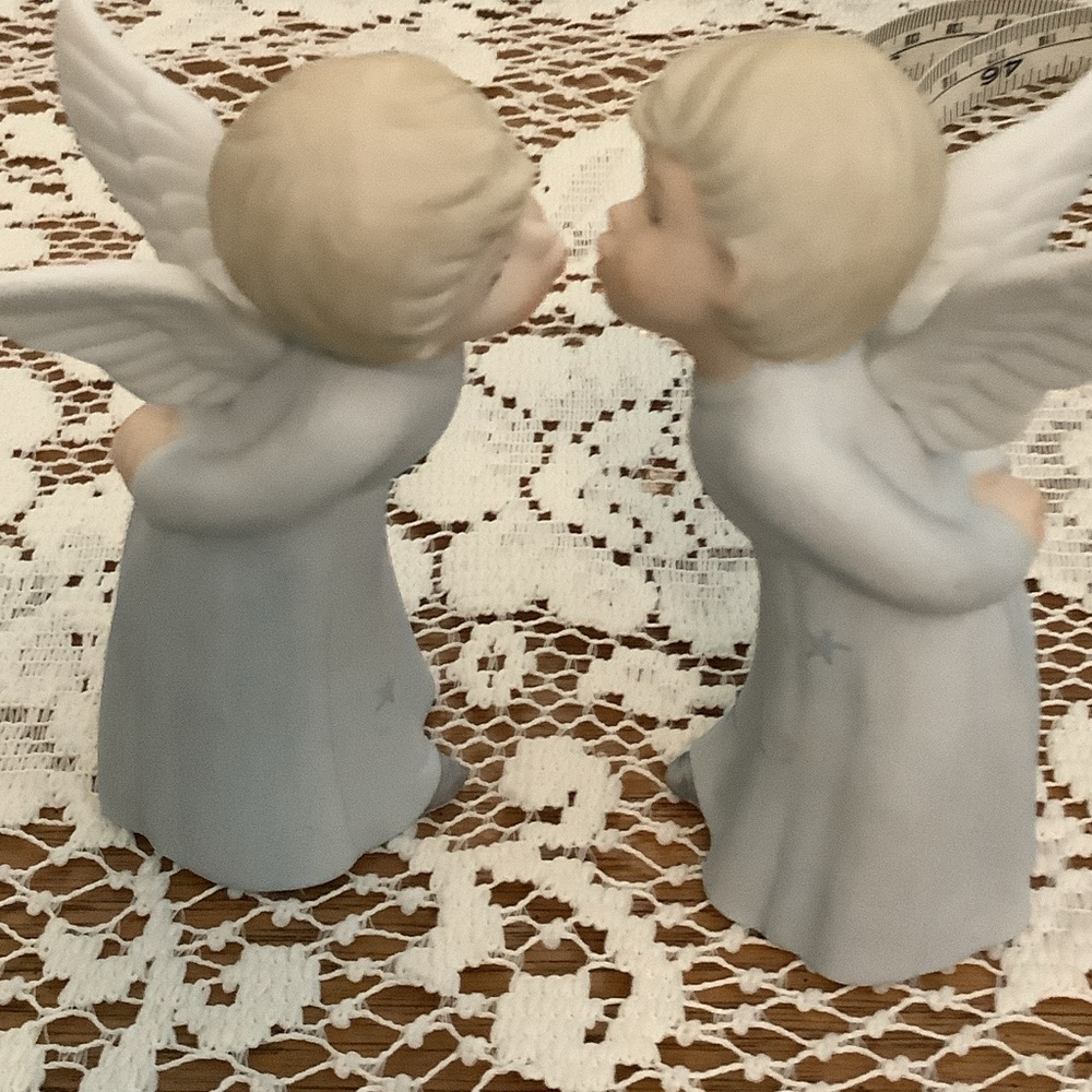Lefton Kissing Angels